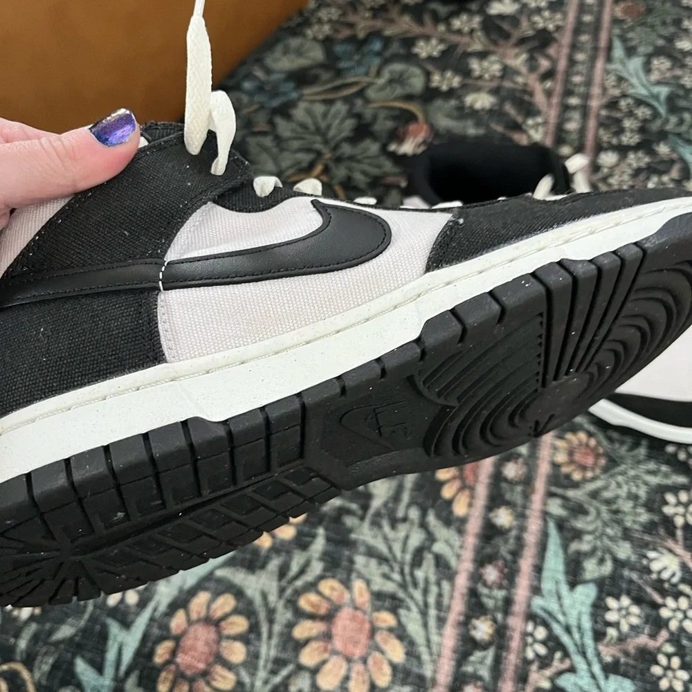 Nike Dunk Mid  size 11 - Picture 2 of 3